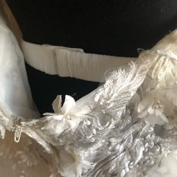 Demidress Wedding dress with Chic off the shoulder Tulle - Picture 12 of 14